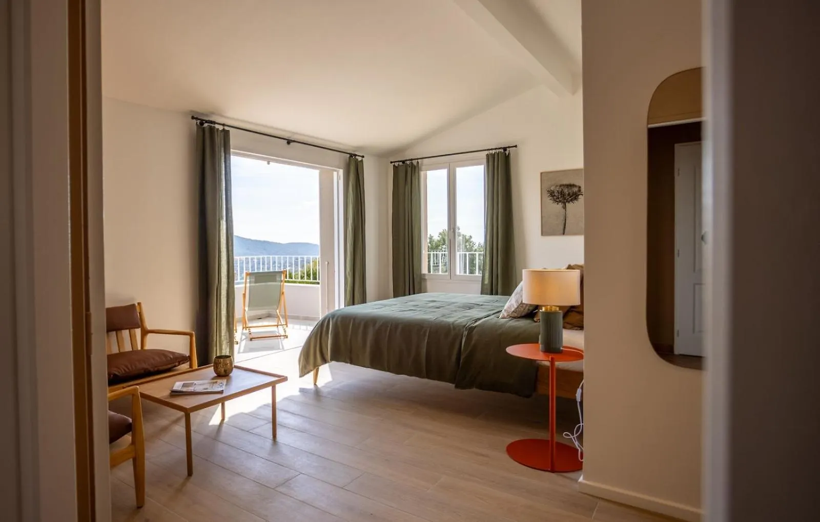 Villa Mimosa, Climatisee Avec Piscine Et Vue Mer Pour 10 Personnes A La Londe-Les-Maures