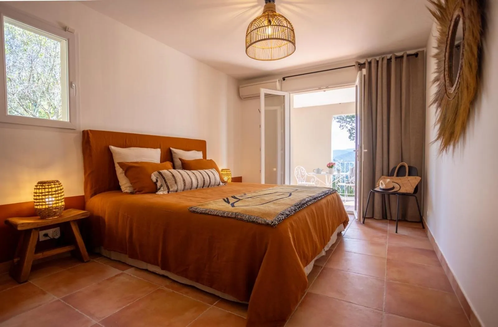 Villa Mimosa, Climatisee Avec Piscine Et Vue Mer Pour 10 Personnes A La Londe-Les-Maures